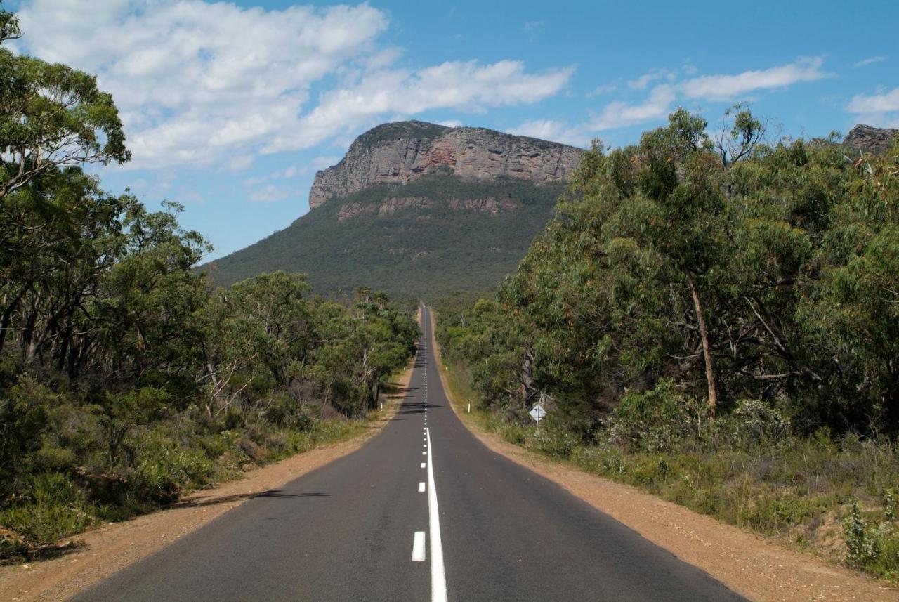 Halls Gap Lakeside Tourist Park Exterior photo